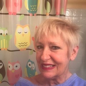 Meet your Posher, Rowena